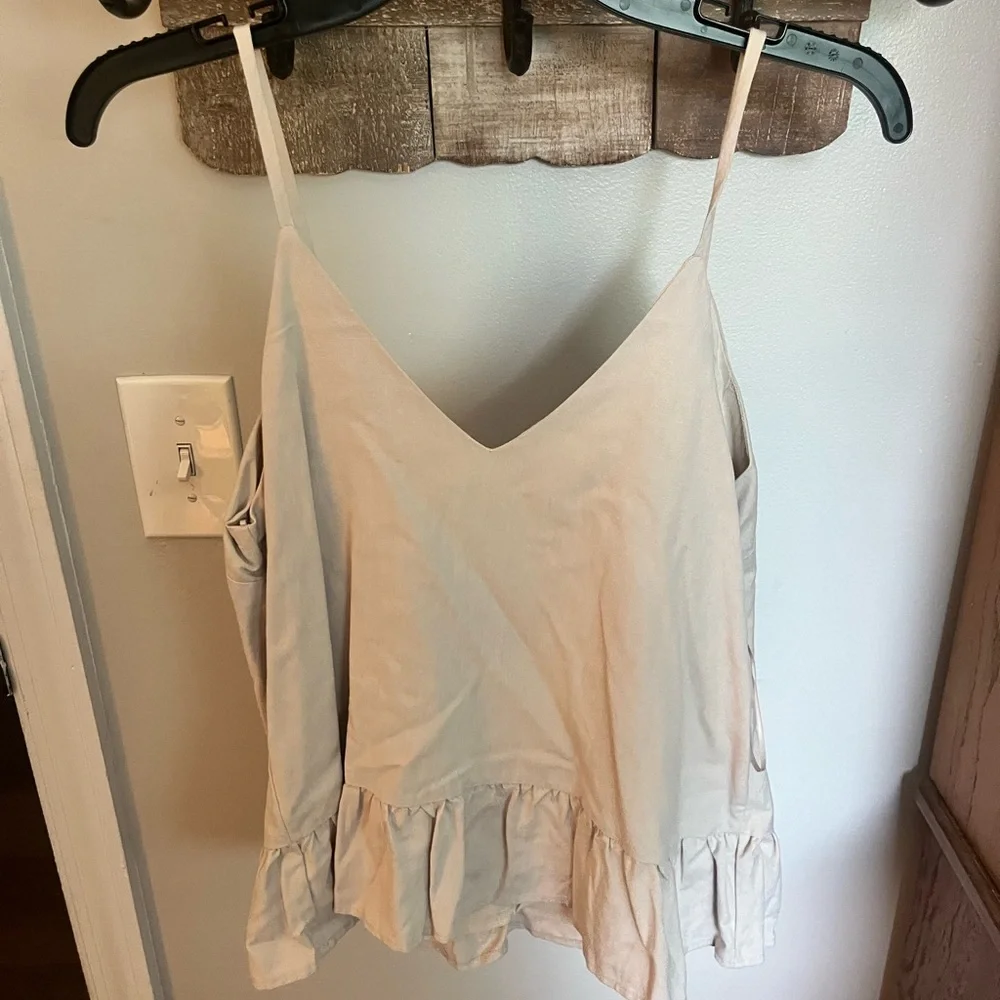 Tan V-Neck Button Tank with Ruffle Bottom. Size, S - Picture 2 of 3